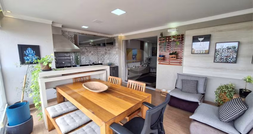 Apartamento a venda na Vila Guilherme com Varanda Gourmet Porteira Fechada