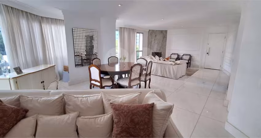 Apartamento a venda em Moema fora de rota - 3 quartos sendo 1 suite - 700m da estação Moema