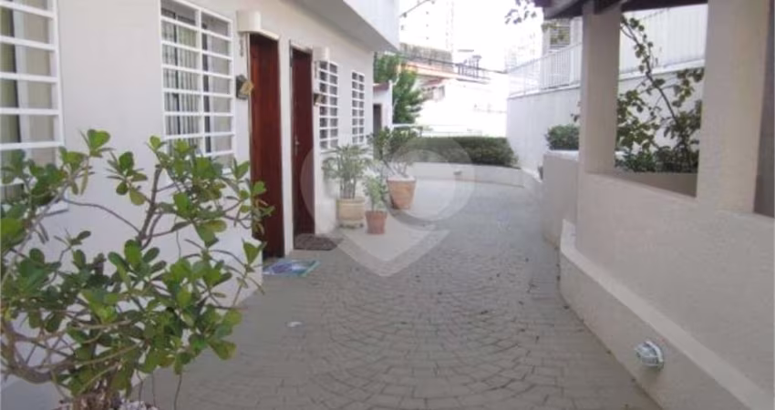 Casa em condomínio fechado com 3 quartos à venda na Rua Traituba, Saúde, São Paulo