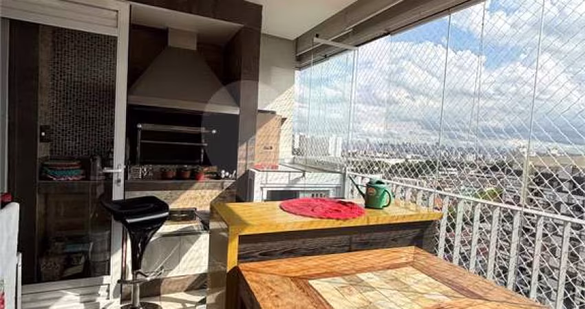 Apartamento andar alto, vista panorâmica da região, ampla varanda gourmet com churrasqueira