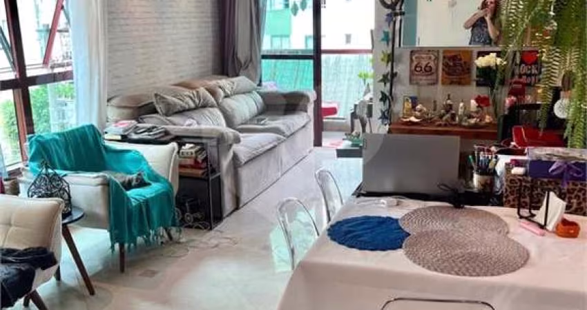 Apartamento à venda na Região de Santana, bairro Santa Teresinha, 3 dormitórios (1 suíte), 2 vagas