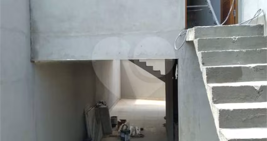 SOBRADOS PRÓXIMO METRÕ TUCURUVI 2 SUÍTES 3 VAGAS ESPAÇOS AMPLOS RUA MUITO TRANQUILA