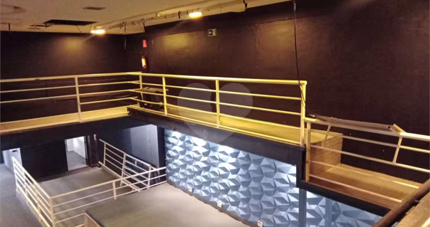 Galpão para venda e locação. 354m2. salão com vão livre.