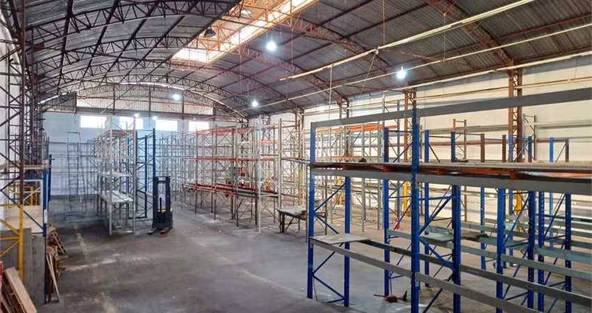 GALPÃO IMPECÁVEL – VENDA OU LOCAÇÃO!  Casa Verde