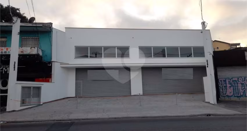 Locação de Salão Comercial - 220m² na Av. Sezefredo Fagundes*