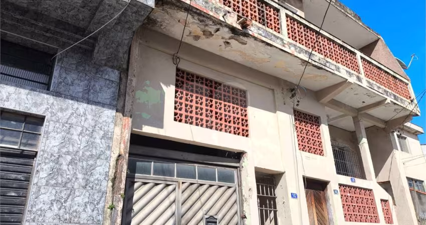Vende-se 03 Casas no mesmo terreno 169m²