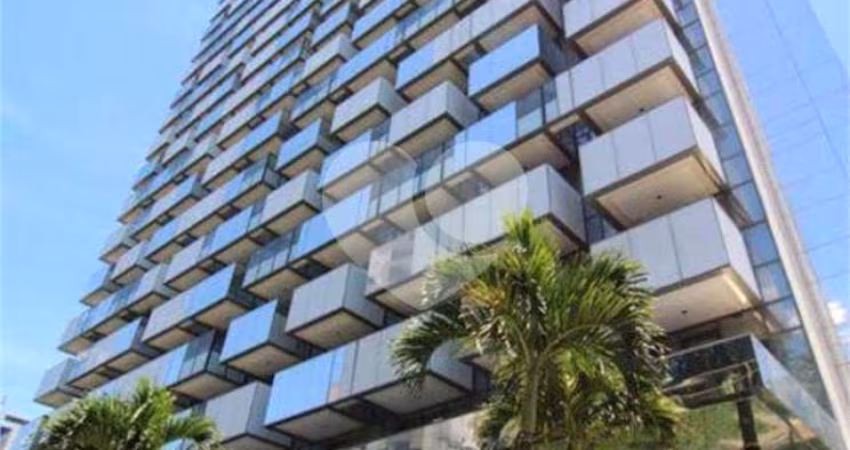 Apartamento Condomínio Setin Midtown Barra Funda 2 dormitórios (1 suíte), 2 Banheiros e 1 Vaga