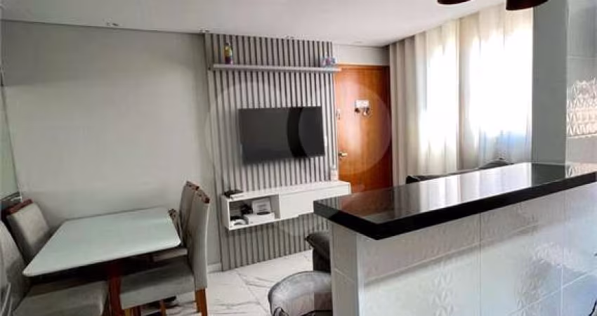 Apartamento semi novo, pronto para morar 2 dormitórios 1 vaga