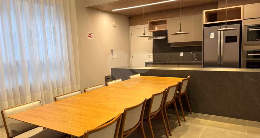 Studio novo, decorado e próximo ao Metro Praça da Árvore