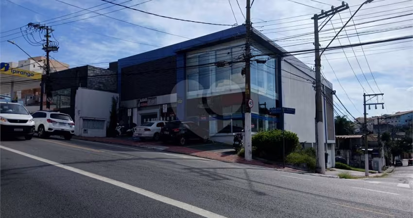 Imóvel de esquina para locação comercial. Tem a melhor visibilidade para seu ponto comercial.