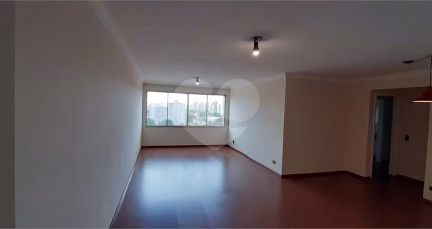 Apartamento ensolarado com vista panorâmica à venda na Vila Madalena – 126m² e 2 vagas paralelas