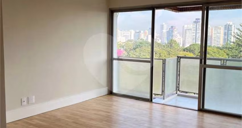 Apartamento Totalmente Reformado em Frente ao Parque da Água