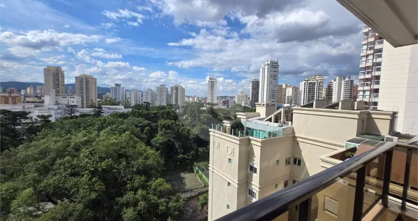 Luxuoso apartamento, raridade! 4 suítes máster, amplo living com lareira e bar, sala de jantar, apartamento todo avarandado, 5 vagas em Santana! Altíssimo padrão.