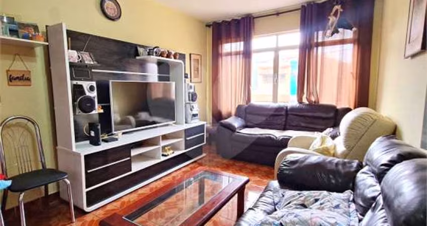 VENDA -Sobrado 144 m² de área construída (177 m² total) | 3 dormitórios | Quintal - Jardim Peri | Horto