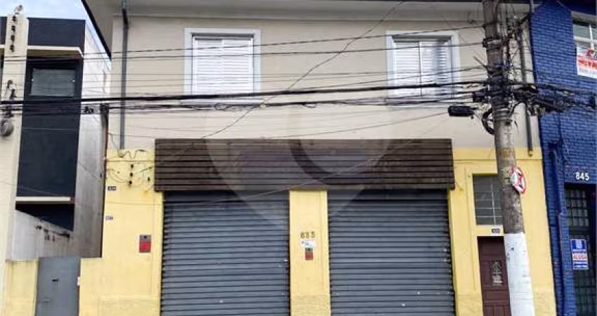 Prédio inteiro com loja e 3 residências
