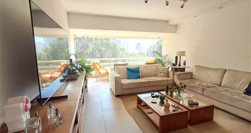 Imóvel de 226m² exclusivo com sala ampla 4 quartos, 2 suítes, 4 vagas Higienópolis