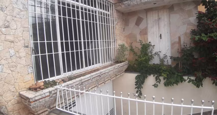 Casa grande para fins comerciais ou residenciais, localizada próximo da Estação Tucuruvi do Metrô.