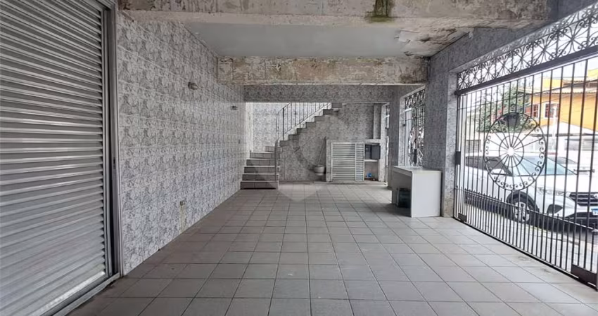 Casa sobrado de 202m² com 3 quartos, 1 suíte quintal grande 3 vagas Vila Romana
