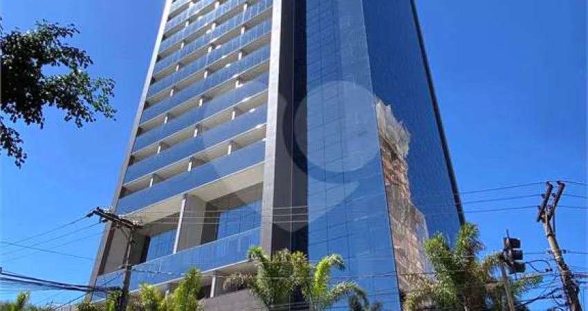 Sala Comercial de Alto Padrão com 131m² e 3 Vagas em Localização Privilegiada da Zona Oeste de São Paulo