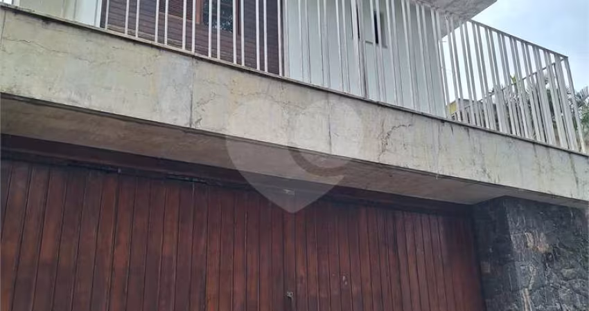 Amplo Sobrado com 04 dormitórios sendo 01 suíte master com closet proximo a entrada da Anhanguera com todo acesso as principais vias de SP.