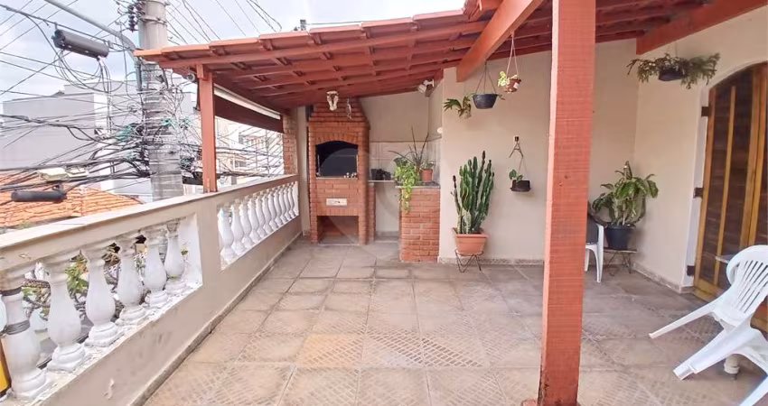 Sobrado à venda no Tucuruvi com garagem para 3 carros.
