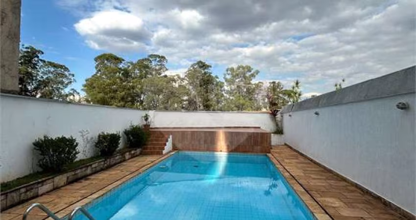 Sobrado no Jardim São Paulo, 3 dormitórios 1 suíte, 6 vagas, piscina e churrasqueira