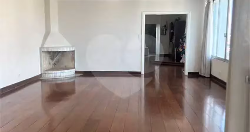 Cobertura penthouse com 486 m², 5 dormitórios e 2 vagas em ótima localização