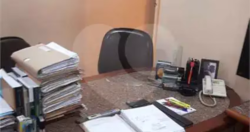 Sala comercial para alugar na Rua Líbero Badaró, Centro, São Paulo