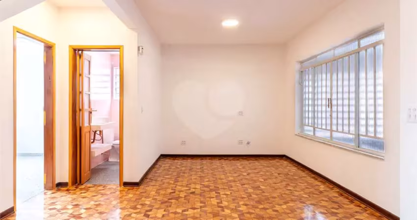 Casa com 3 quartos para alugar na Rua Francisco Isoldi, Alto de Pinheiros, São Paulo
