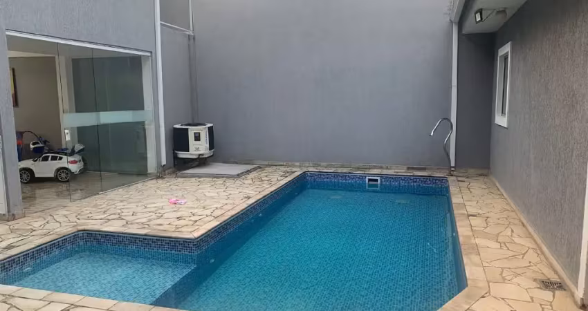 Casa a venda em condoinio fechado em Jandira