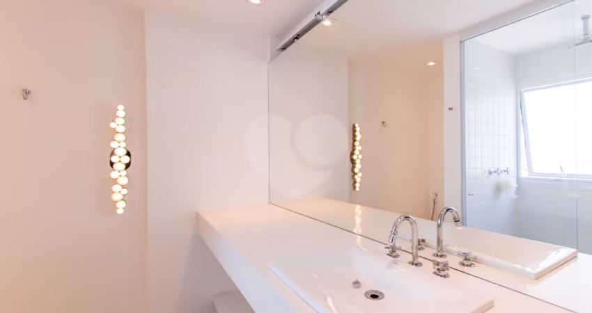APARTAMENTO 196M², 2 QUARTOS, 1 VAGA EM MOEMA.