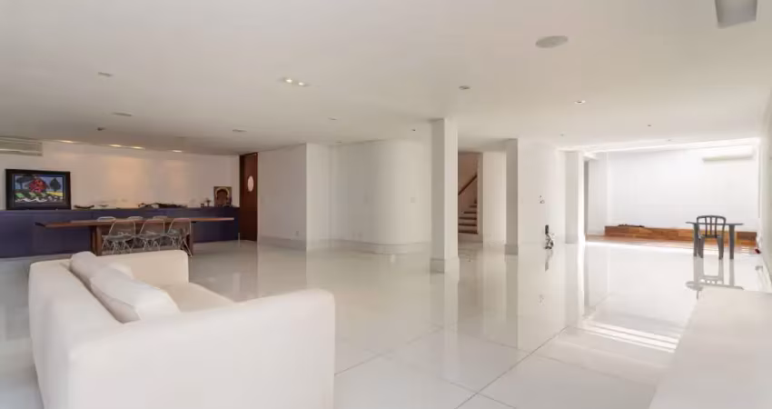 Casa à venda em alto de pinheiros - 4 suítes e 5 vagas.