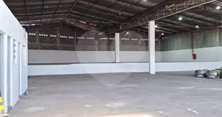 Galpão com 1350m² vão livre para locação na vila rosália - guarulhos
