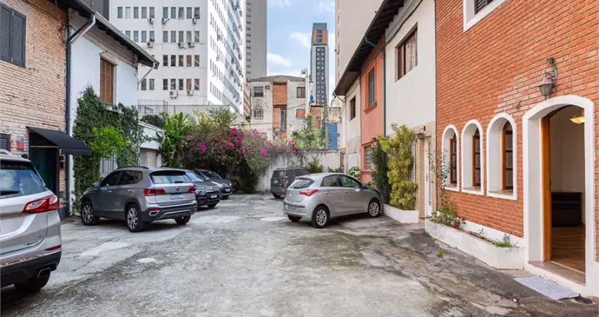 Charmosa casa de vila com vaga de garagem  á venda no melhor do jardim américa