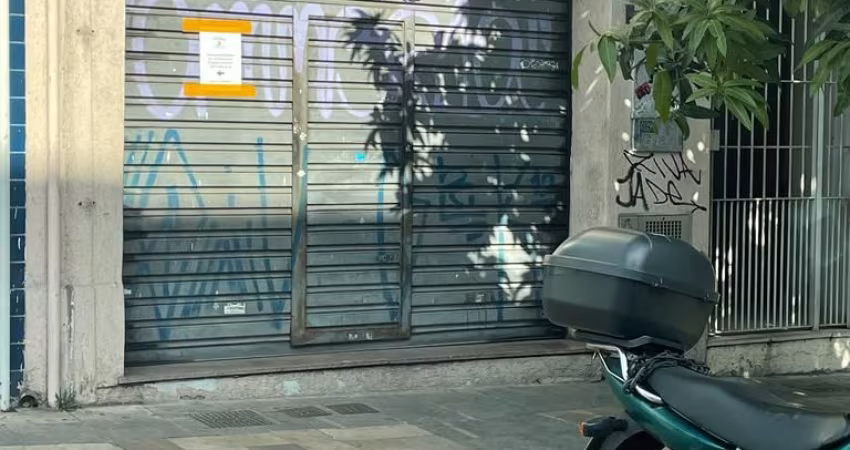 Casa térrea de 134m² com 5 salas em Pinheiros.