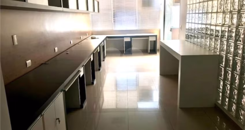 Sala comercial à venda e locação com 60 m¹ 2 banheiros 2 salas 1 vaga na Barra Funda.