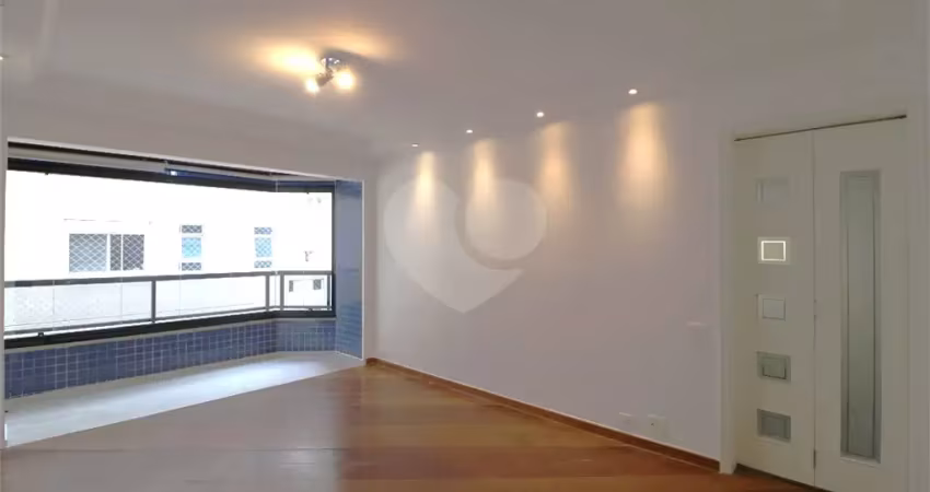 Apartamento com 3 quartos à venda na Avenida Ibijaú, 83, Moema, São Paulo