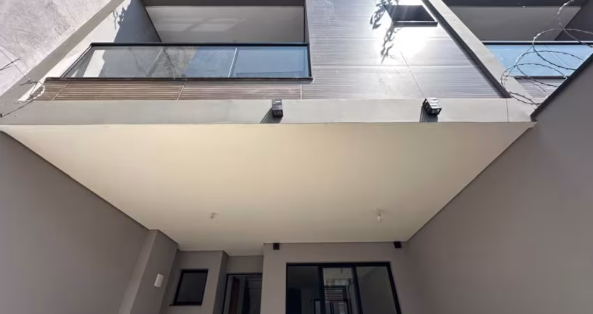 EXCELENTE SOBRADO NOVO - 122 METROS, CASA VERDE.