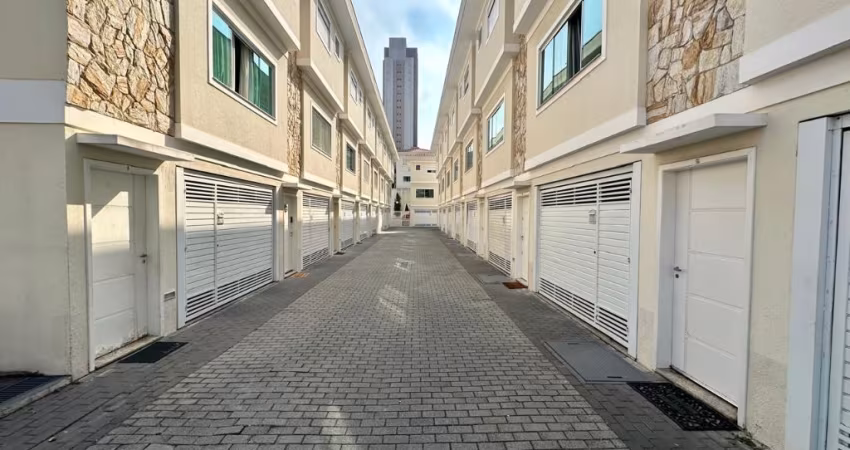 Casa em condomínio fechado 145 Mts construídos no bairro do Limão.
