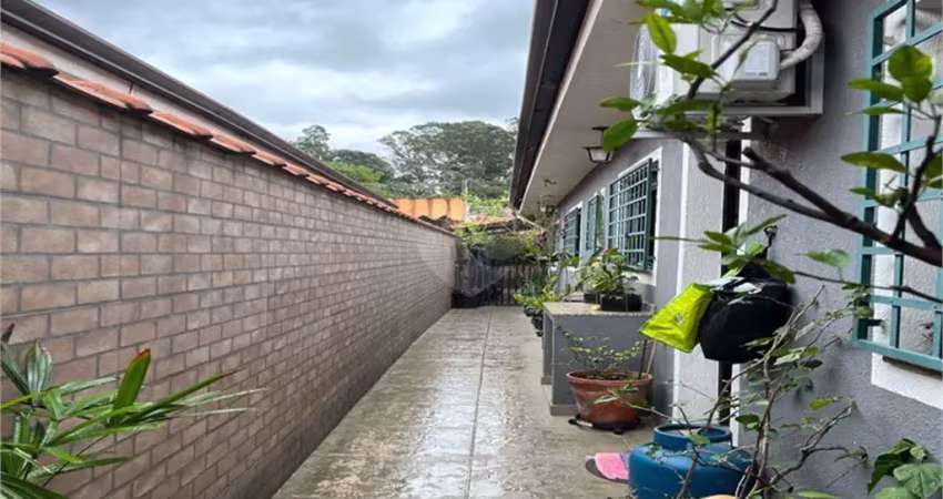 Casa térrea jaçanã 3 dormitórios 2 vagas com churrasqueira.