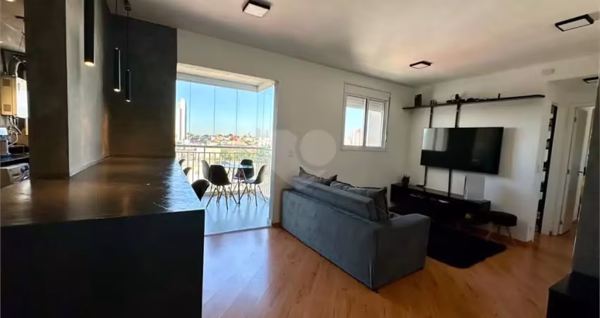 Apartamento moderno com suíte e varanda ao lado do metrô tucuruvi