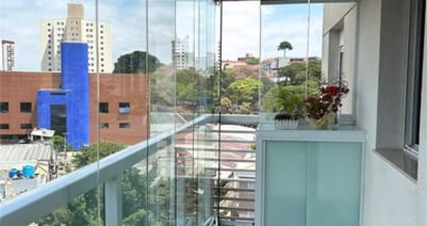 Apartamento com Suíte, Varanda e Vaga de Garagem pertinho do metrô Jd.  São Paulo
