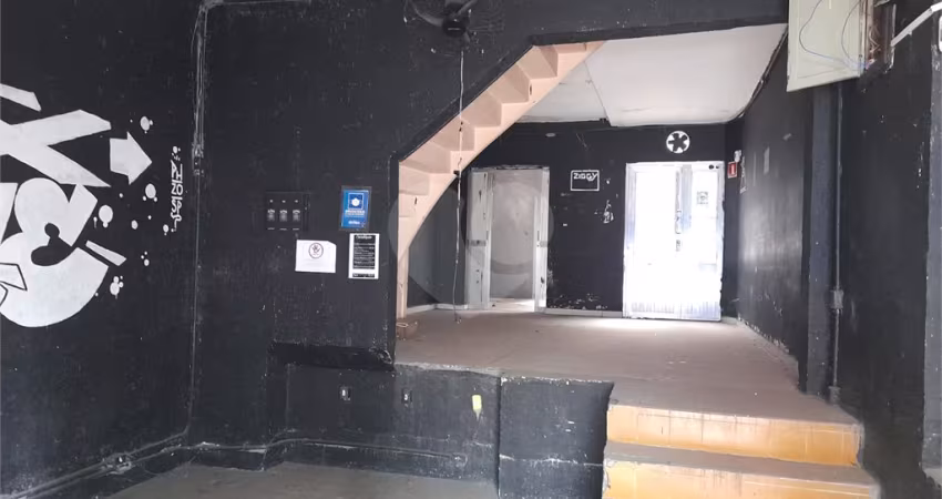 Sobrado - Barra Funda - 2 Quartos - 1 Vaga - Venda - 120m²