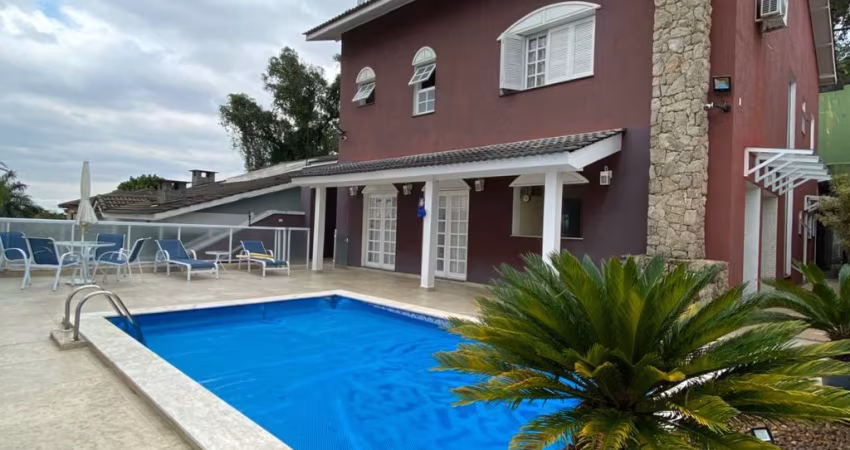Sobrado à Venda no Tremembé com Piscina, Gourmet e 6 Vagas – Rua Fechada