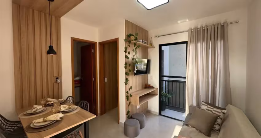 Casa duplex com varanda, 1 suíte, 1 banheiro social, sala, cozinha sem vaga