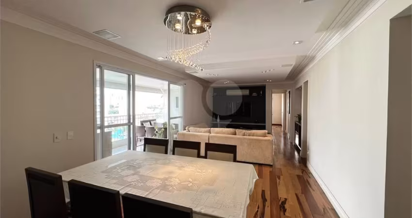 Apartamento 3 dormitorios,  sendo 1 suite e 2 Vagas