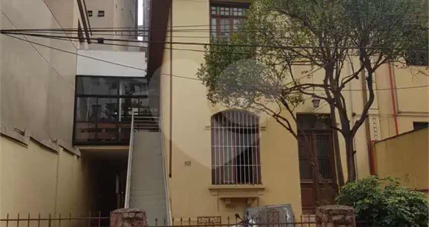 Casa comercial com 3 salas para alugar na Rua Carlos Comenale, Bela Vista, São Paulo