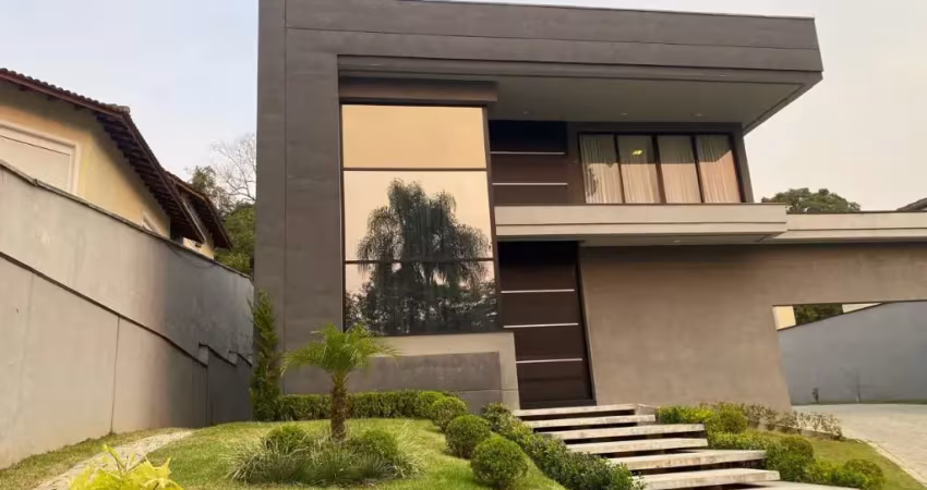 Casa de condominio fechado à venda com 480m2, 3 suites e 6 vagas
