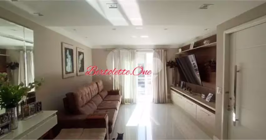 Sobrado em condomínio fechado. 335m2. 5 quartos (2 suítes). 4 vagas.  jardim ibiratiba