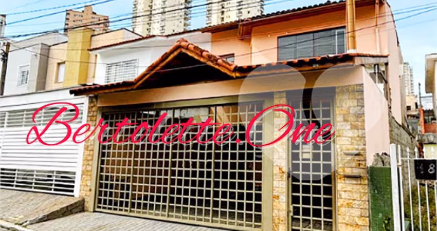 Sobrado para venda, 150m2, 3 quartos (1 suíte), quintal, escritório. 3 vagas. Água fria